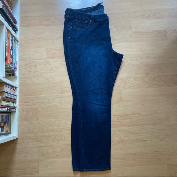 Old Navy The Sweetheart Women’s Tapered Stretch Blue Denim Jeans, Size 20 Reg. - Picture 4 of 6